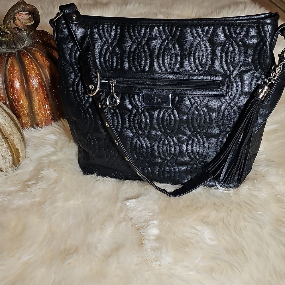 Chic Black Patterned Shoulder Bag - image 1